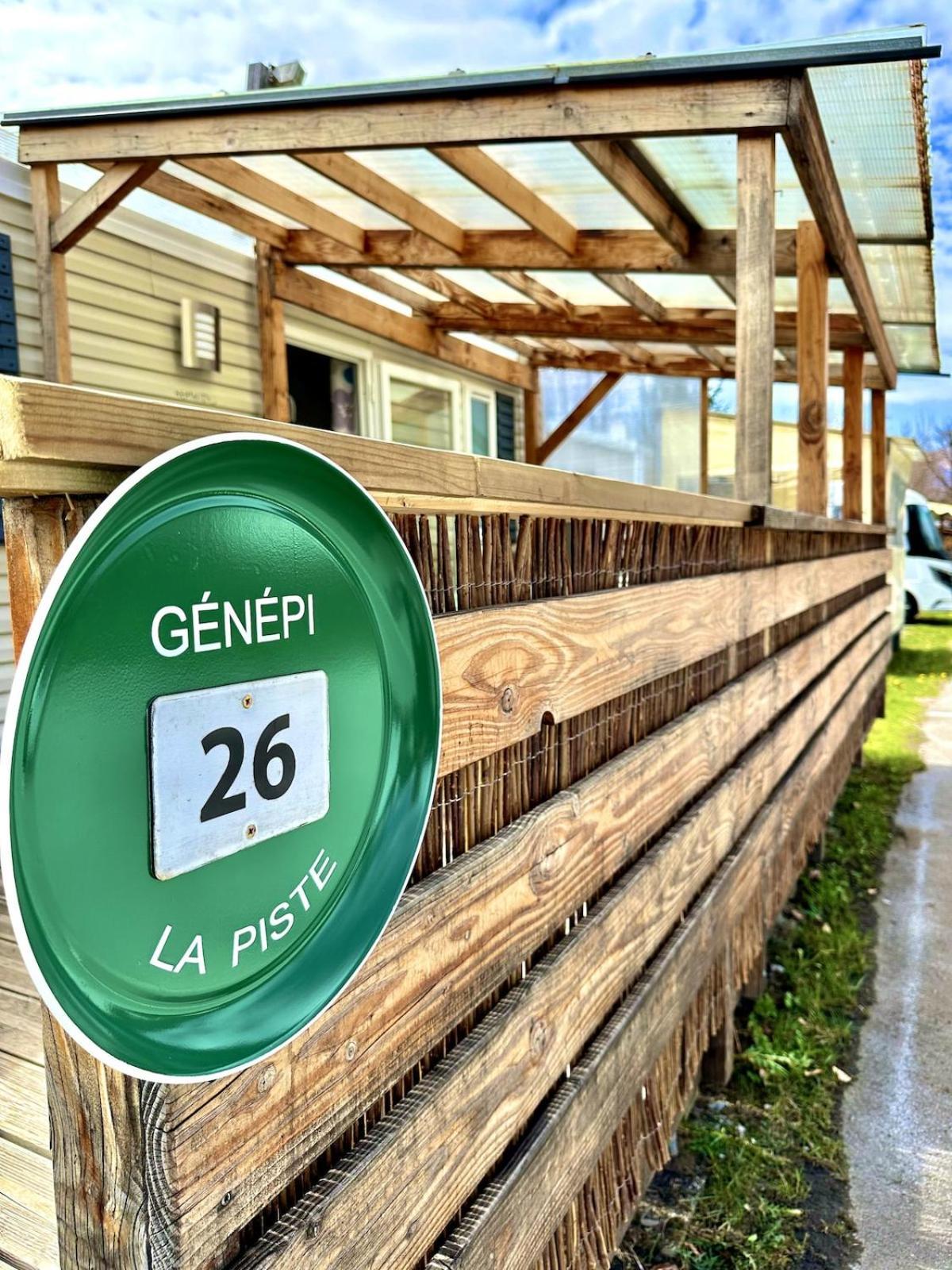 Bungalow 3 Chambres Pour 6 Pers Avec Climatisation Camping 3 Etoiles Samoens Exterior photo