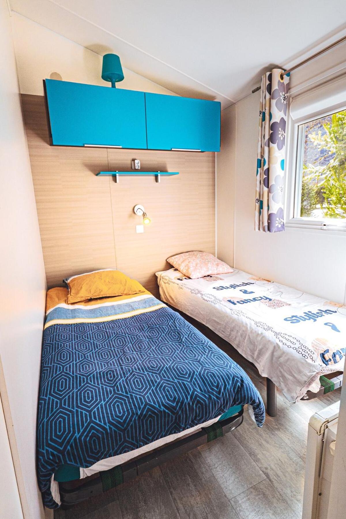 Bungalow 3 Chambres Pour 6 Pers Avec Climatisation Camping 3 Etoiles Samoens Exterior photo